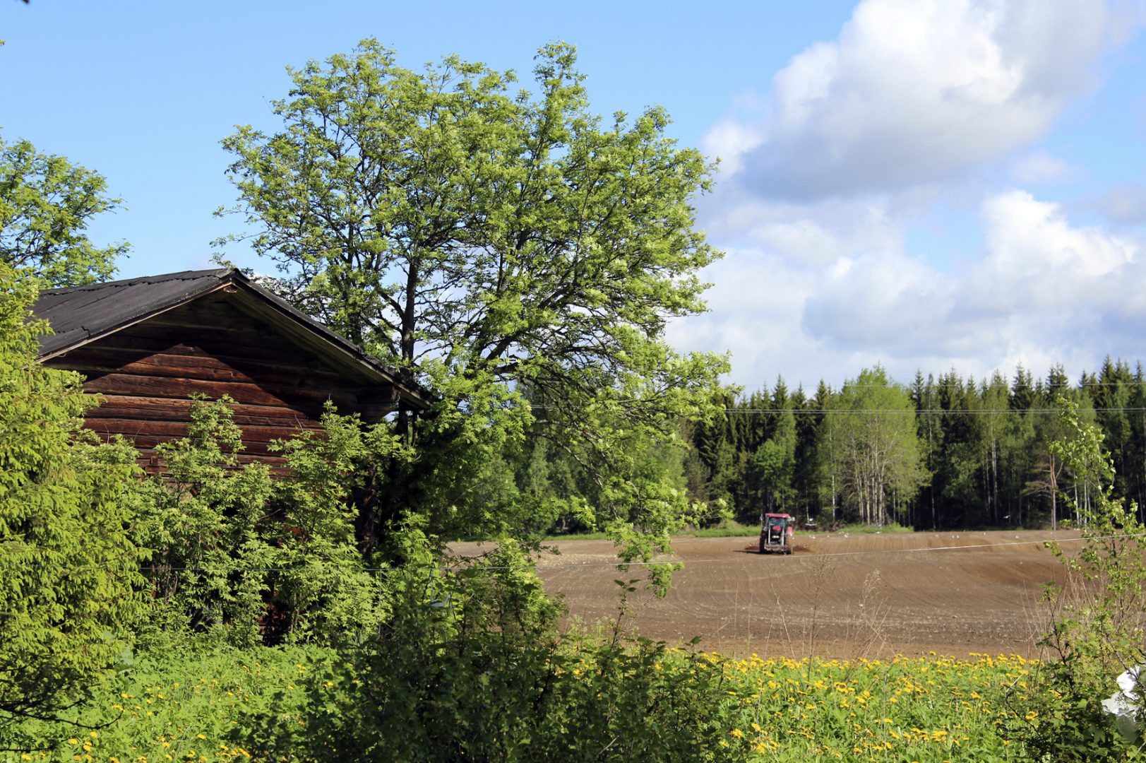 Pellon muokkaus keväällä